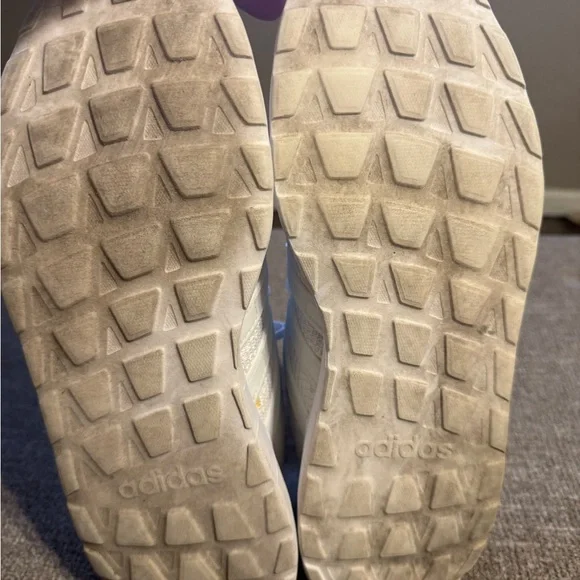 Adidas Questar Flow White/White size 12 - Picture 8 of 9